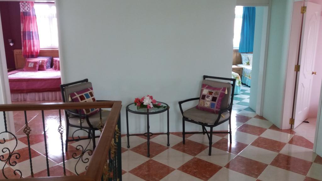 Fayruz Villa Is A 3 Bedroom, 3 Bathroom Detached House With Ac And Swimming Pool 5 Minutes Walk From Flic En Flac Public Beach Exterior foto