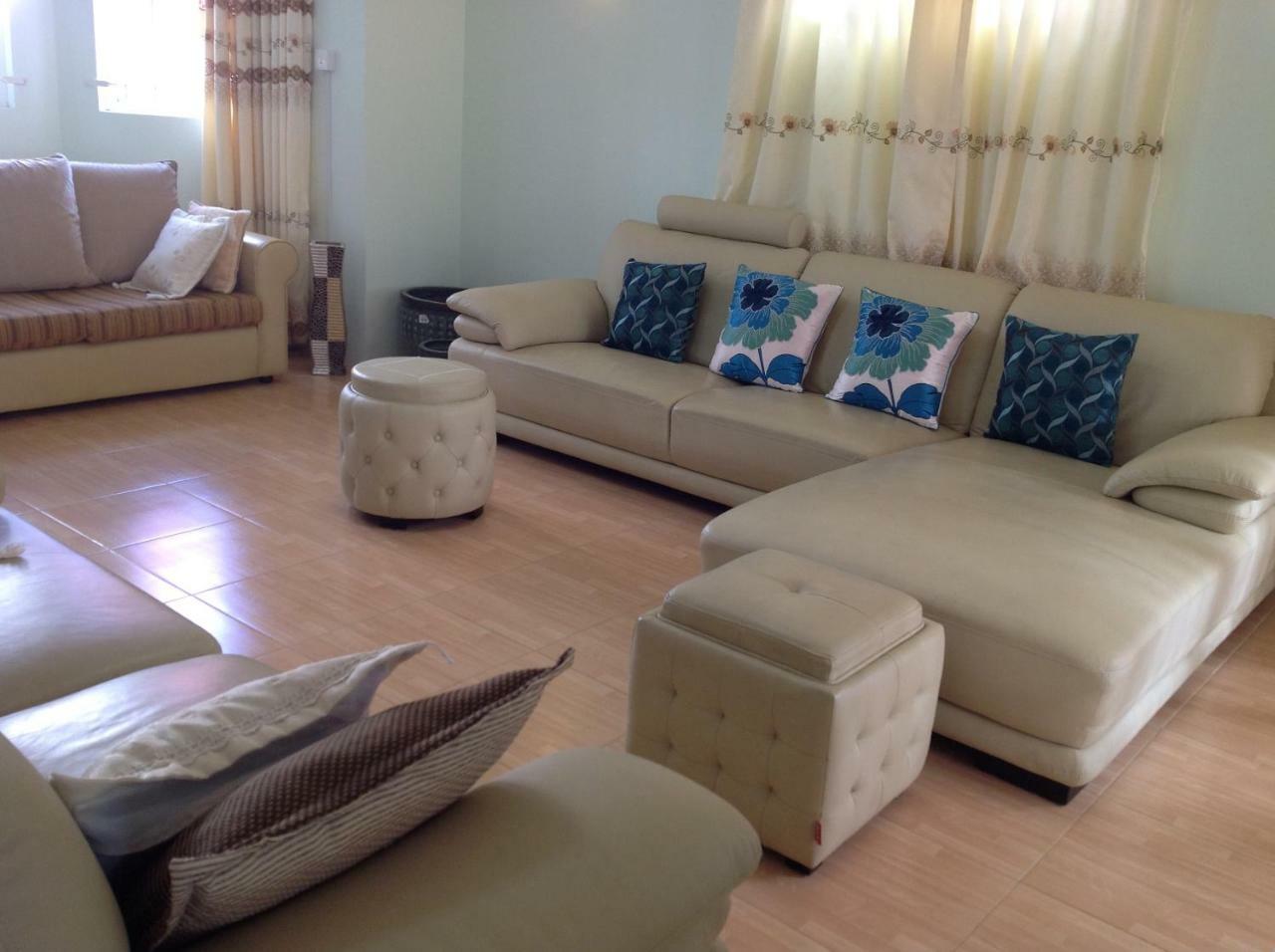 Fayruz Villa Is A 3 Bedroom, 3 Bathroom Detached House With Ac And Swimming Pool 5 Minutes Walk From Flic En Flac Public Beach Exterior foto