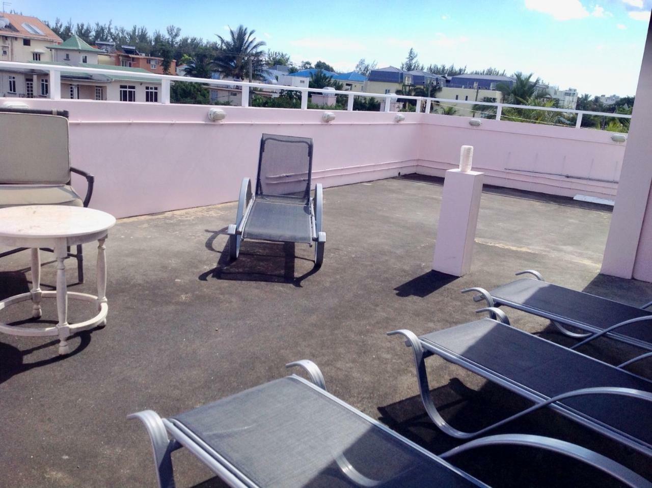Fayruz Villa Is A 3 Bedroom, 3 Bathroom Detached House With Ac And Swimming Pool 5 Minutes Walk From Flic En Flac Public Beach Exterior foto